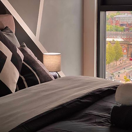 Penthouse Gem, Central, Scenic Views, Stylish, Modern, City Centre 2Br Шеффілд Екстер'єр фото