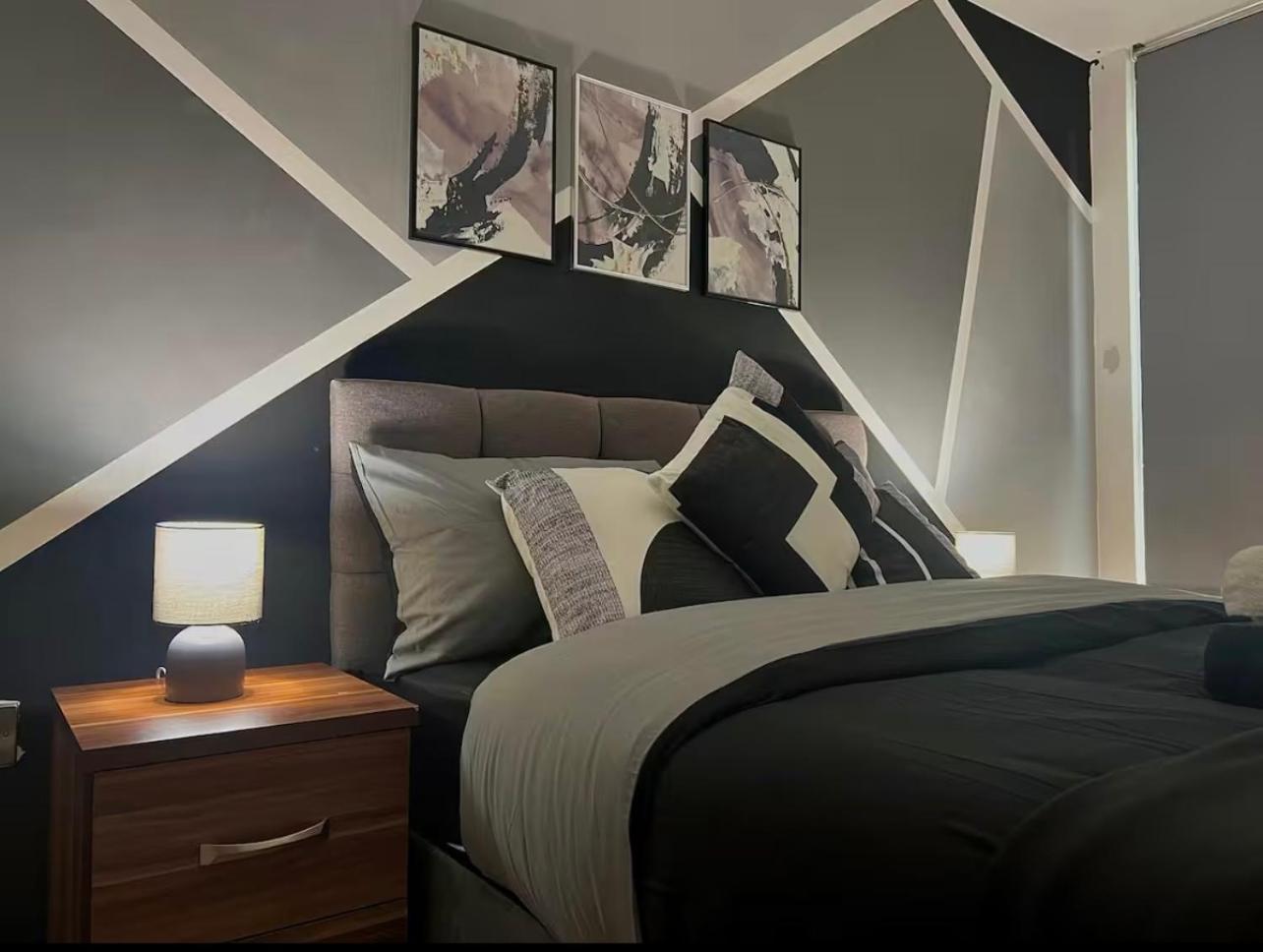Penthouse Gem, Central, Scenic Views, Stylish, Modern, City Centre 2Br Шеффілд Екстер'єр фото